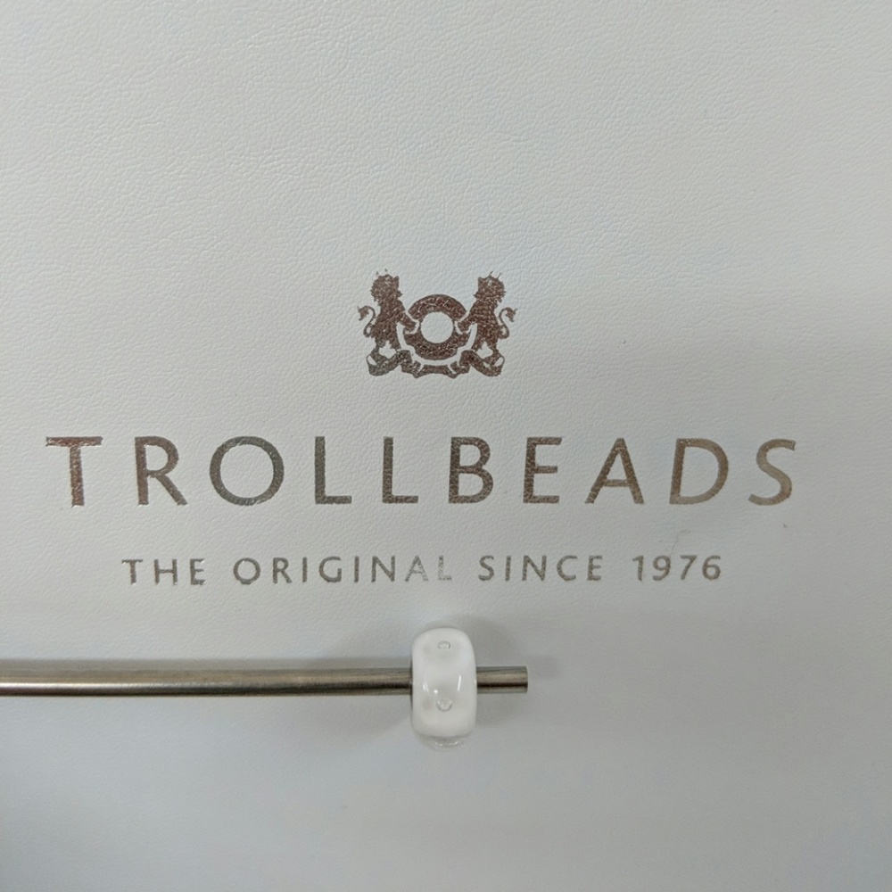 White Bubbles Bead